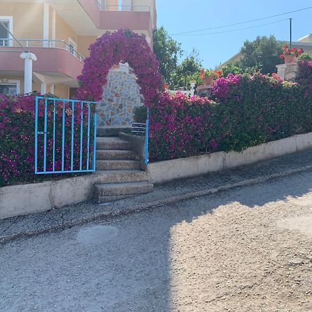 Apartments Vila Ardi Sarandë Buitenkant foto